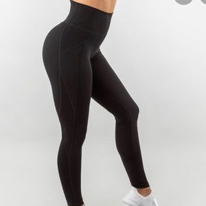 Alphalete Surface Pocket Leggings